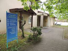 Cabinet médical équipé d'une cabine de cryothérapie corps entier